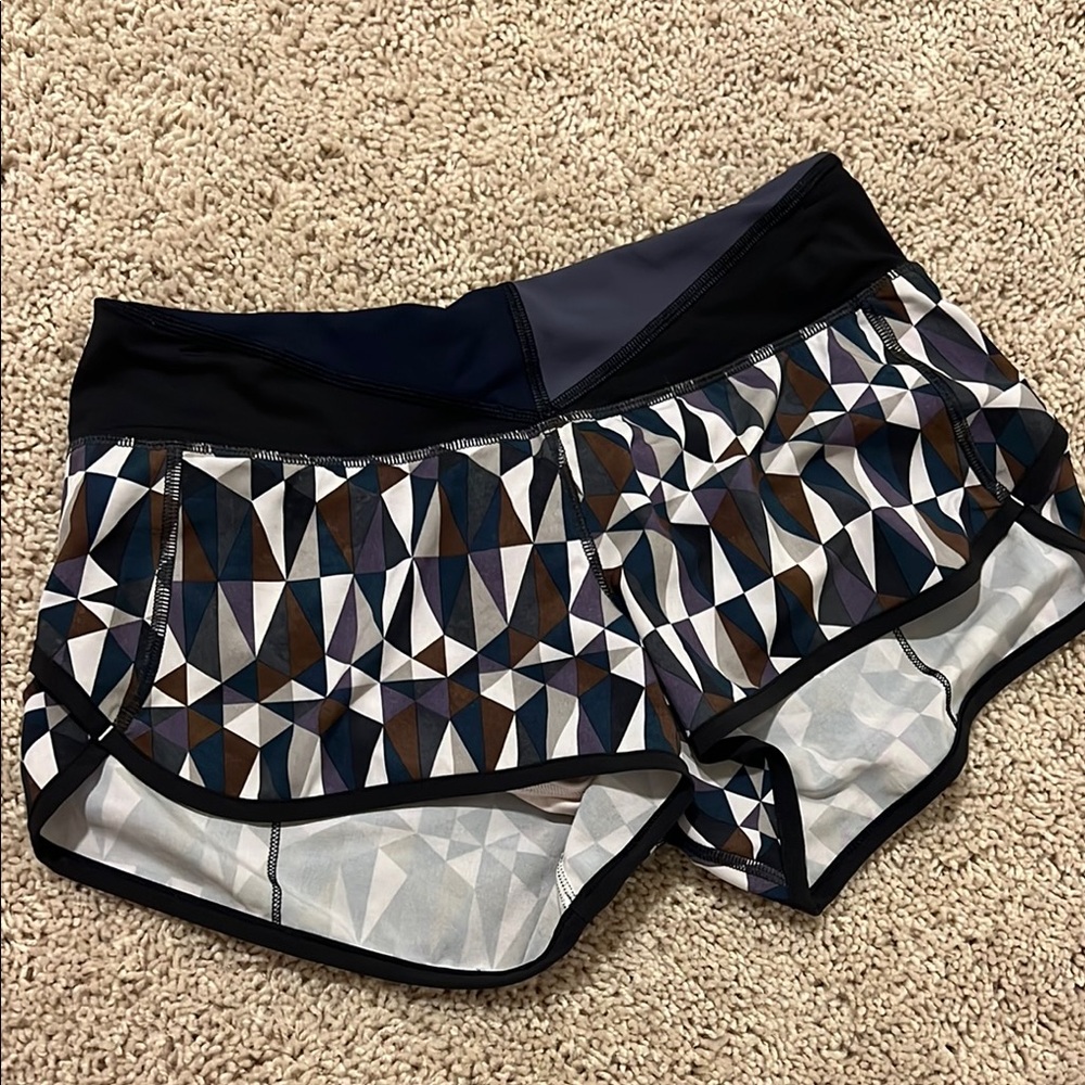 Lululemon speed up 2.5 inch shorts